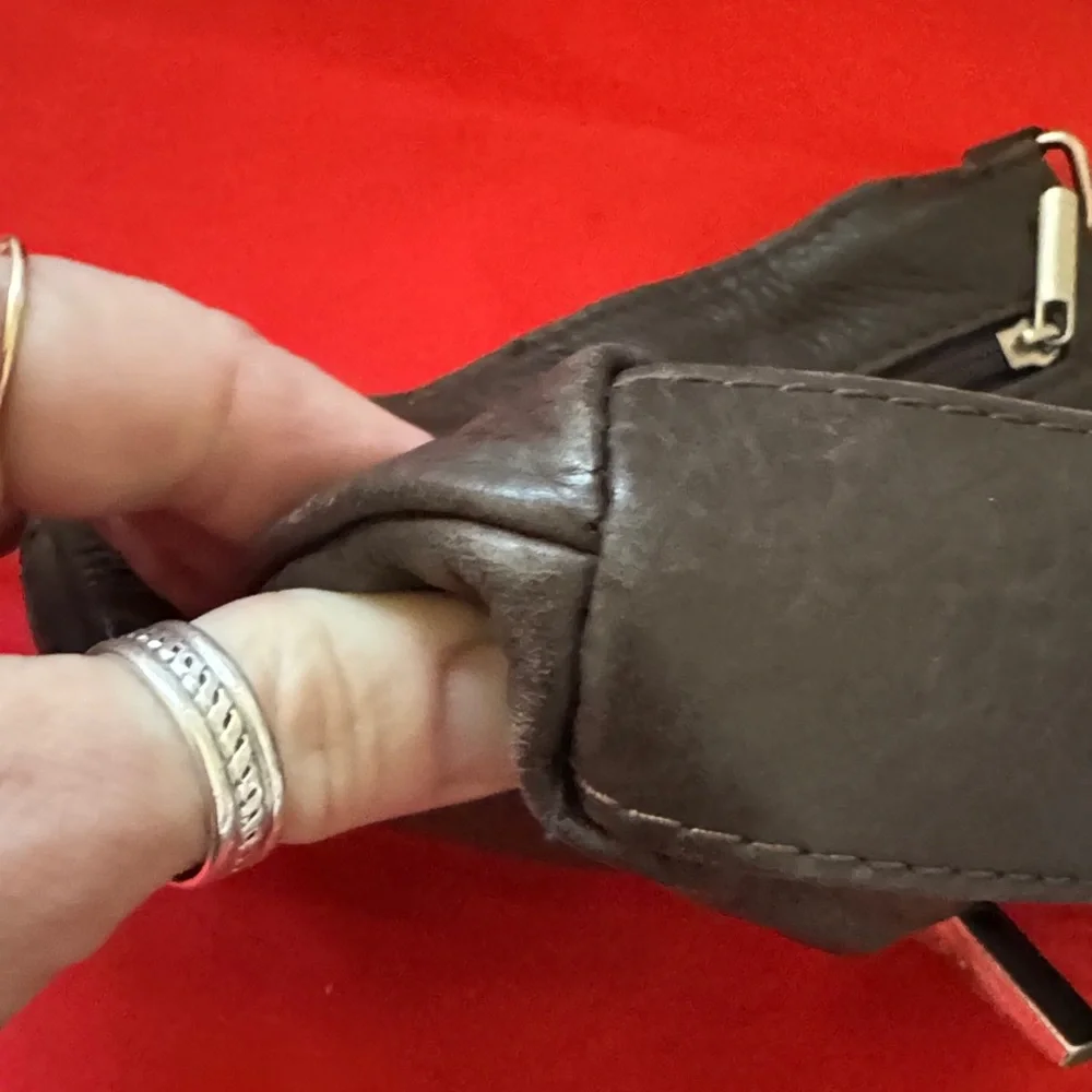 MADE IN ITALY Elegant Brown Leather Shoulder Bag 1 Tiny mark on back clean - Picture 10 of 12
